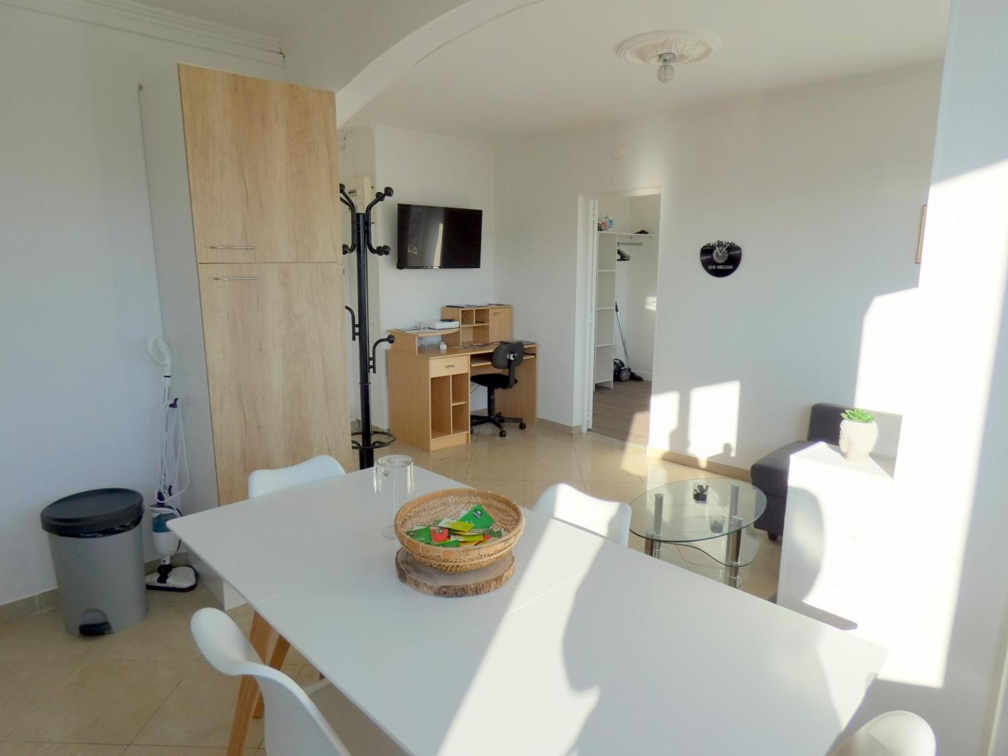 37M2 Lumineux Face Gare Sncf, Wifi Et Cafe Et The Offerts Apartment Orleans Exterior photo